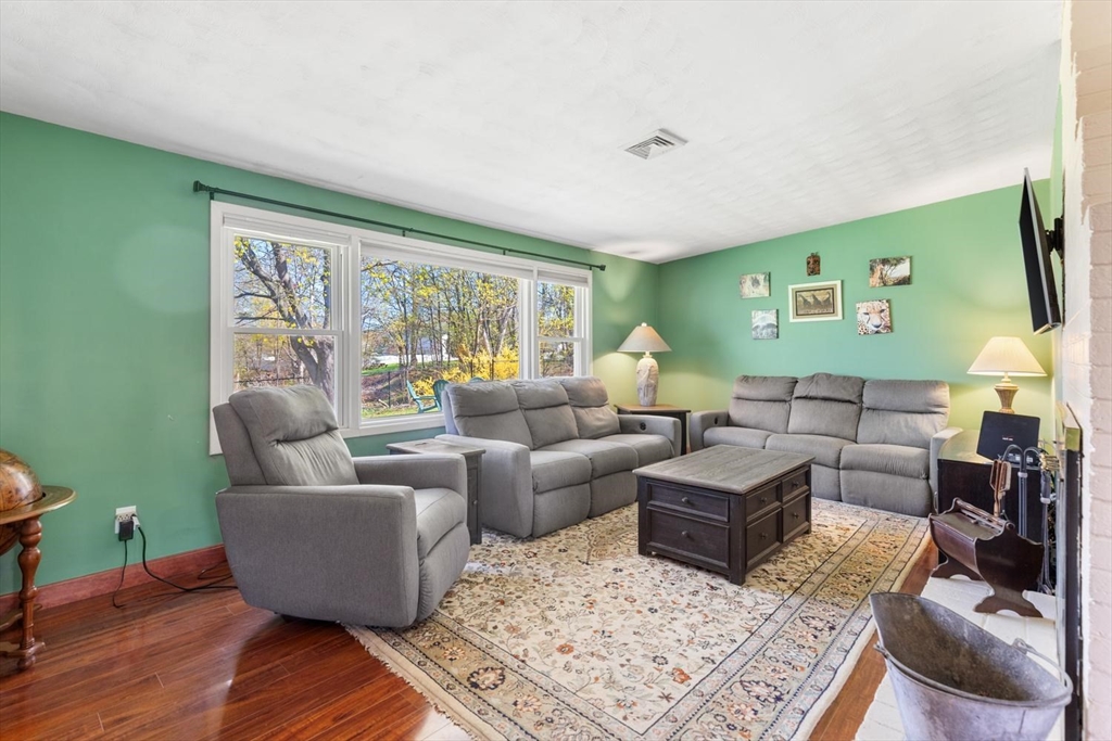 52 Coolidge Road Danvers, MA 01923 - Photo 5 of 28