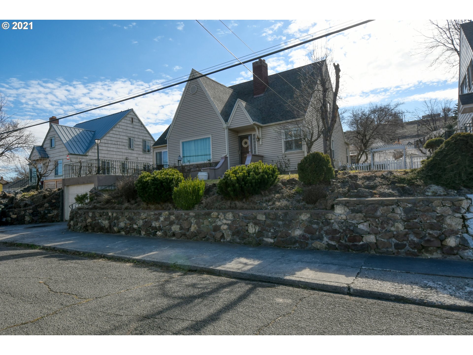 1010 Southwest Goodwin Avenue Pendleton, OR 97801 - Photo 1 of 32