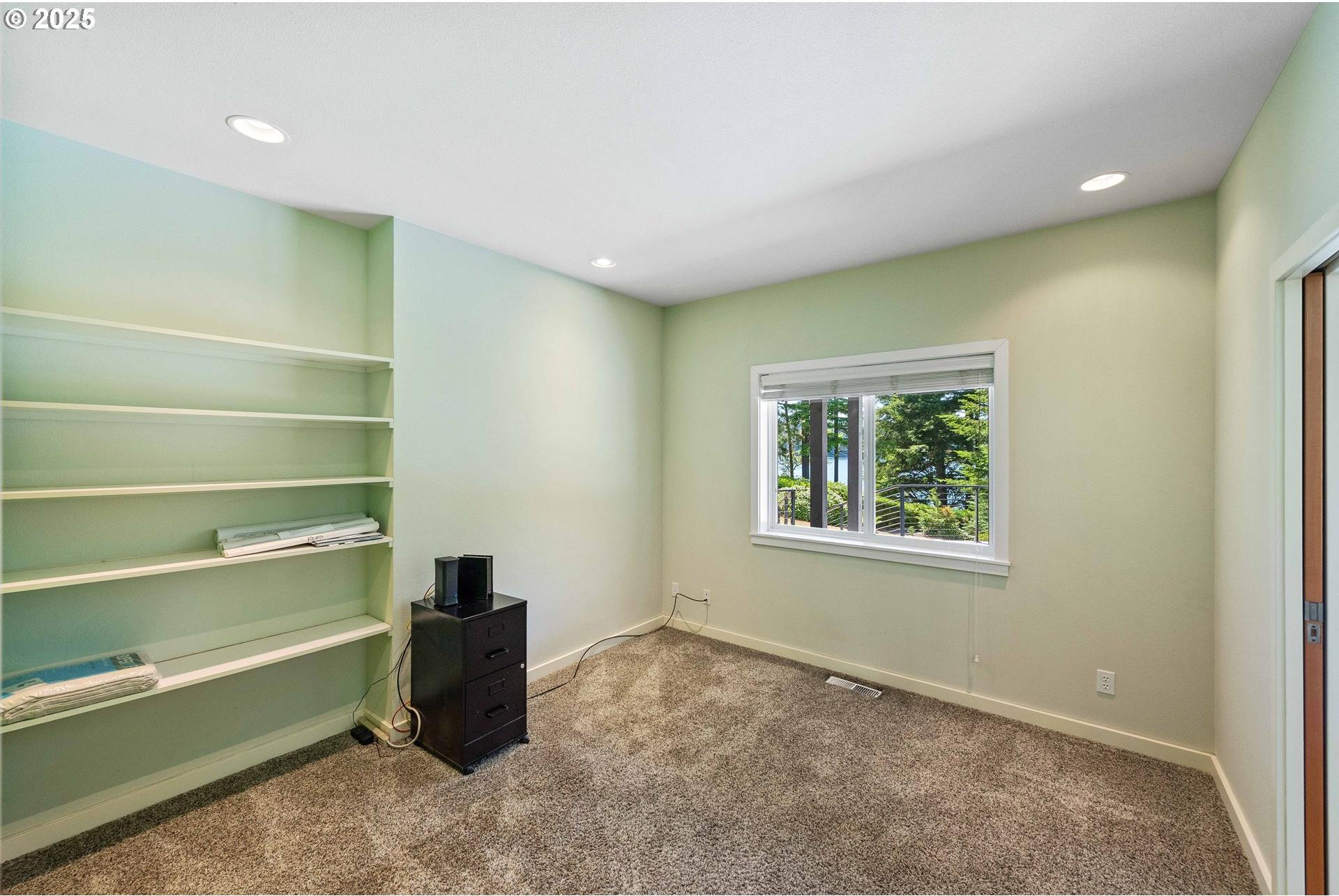 62560 Crown Point Road Coos Bay, OR 97420 - Photo 19 of 48 Gallery Image 19