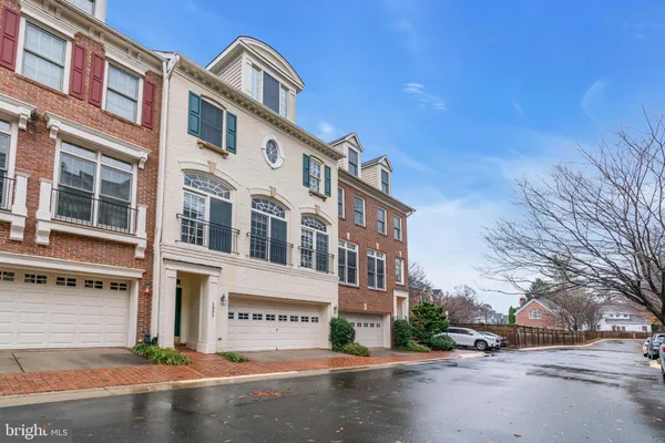 $1,250,000 | 1631 Colonial Hills Drive, McLean, VA 22102