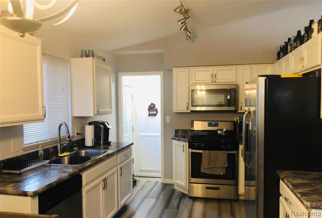 11425 Inkster Road Livonia, MI 48150 - Photo 9 of 21