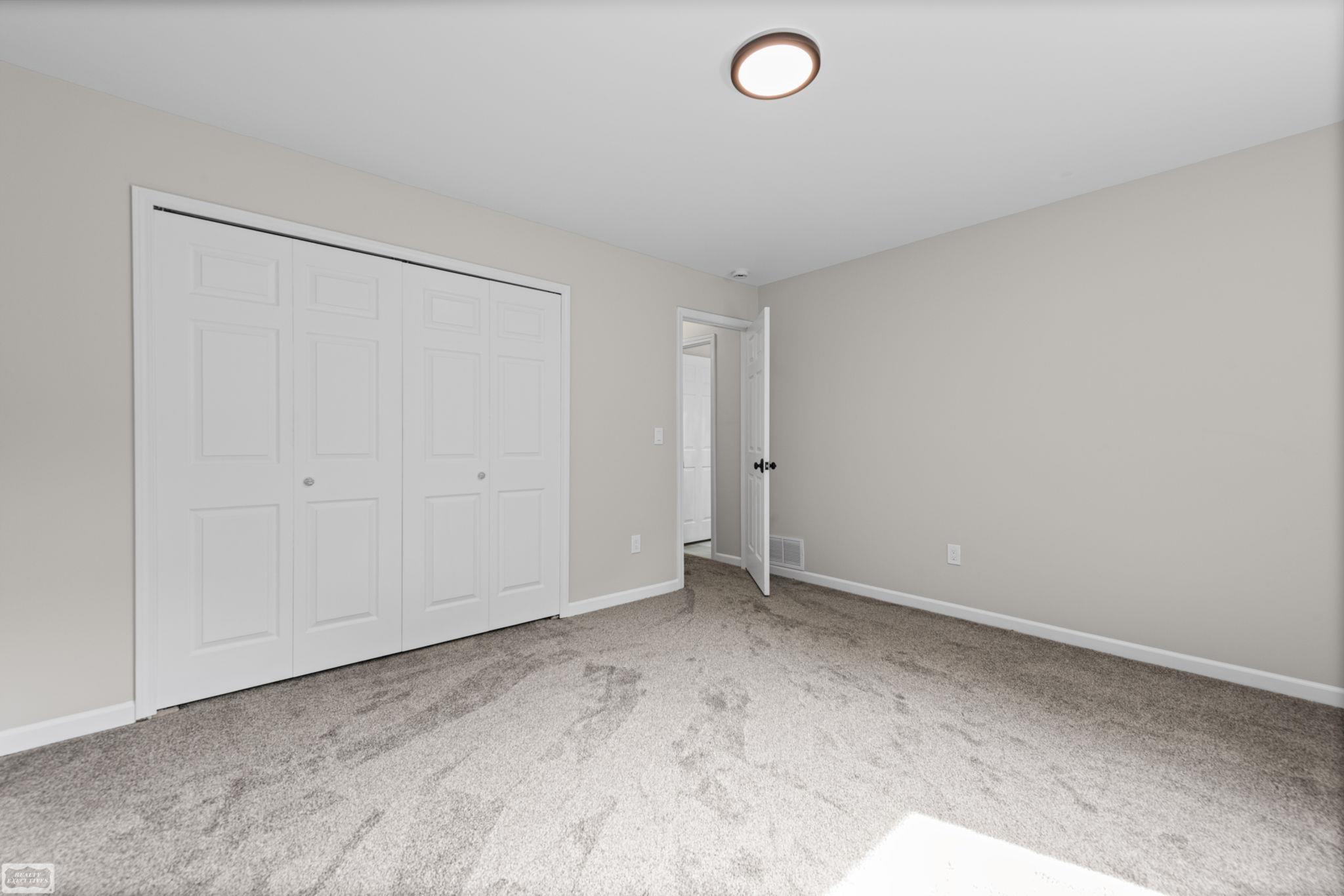 45310 Fairchild Road Macomb, MI 48042 - Photo 10 of 32