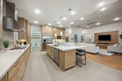 $2,095,000 | 4615 Verone Street, Bellaire, TX 77401