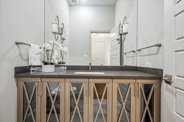 $1,985,000 | 4615 Verone Street, Bellaire, TX 77401