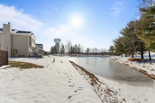 $189,900 | 409 Irvine Road, Unit 409, Champaign, IL 61822