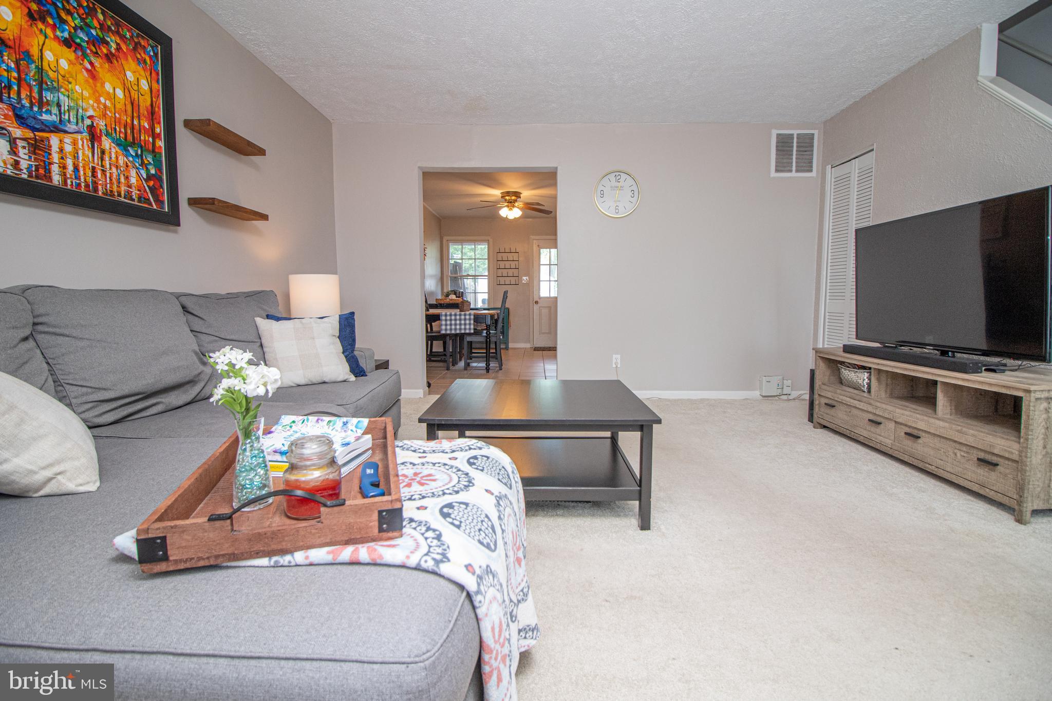 9224 Hood Road Manassas, VA 20110 - Photo 4 of 24 Living