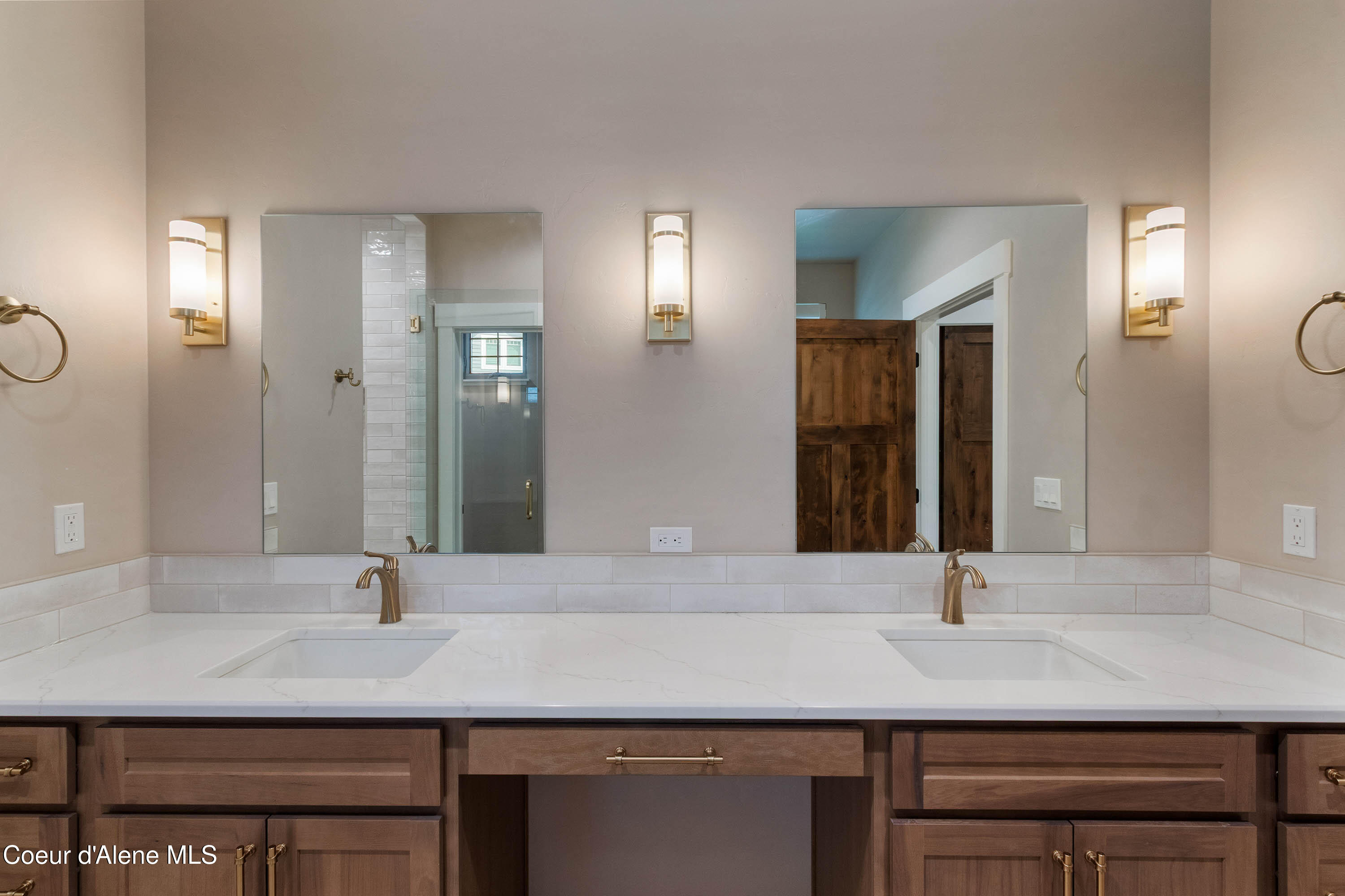 403 Slaveck Dover, ID 83825 - Photo 20 of 52 Master Bathroom Double Vanity