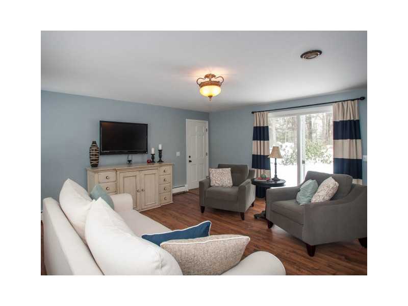 2065 Division Road East Greenwich, RI 02818 - Photo 3 of 19 Den/Family/Great Room.