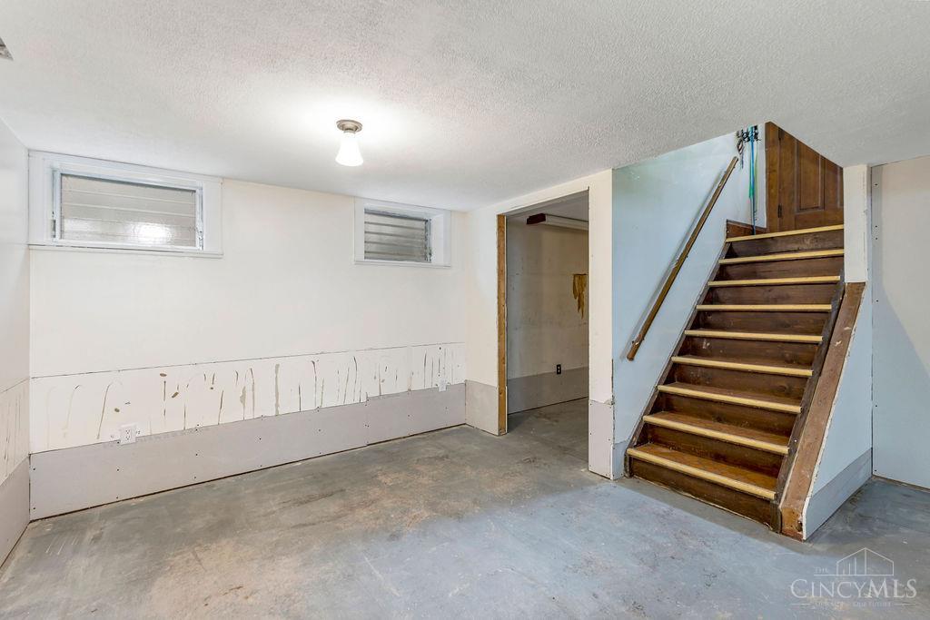 1220 3rd Street Reading, OH 45215 - Photo 15 of 25