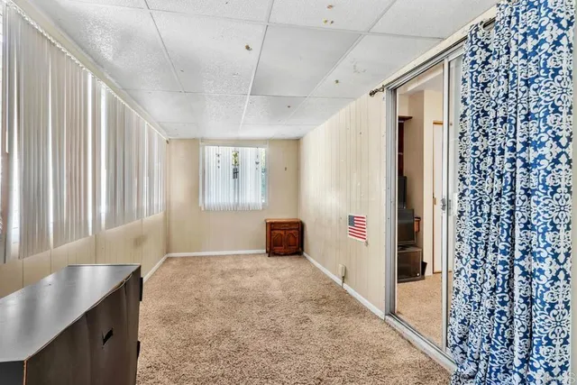 a view of livingroom with furniture