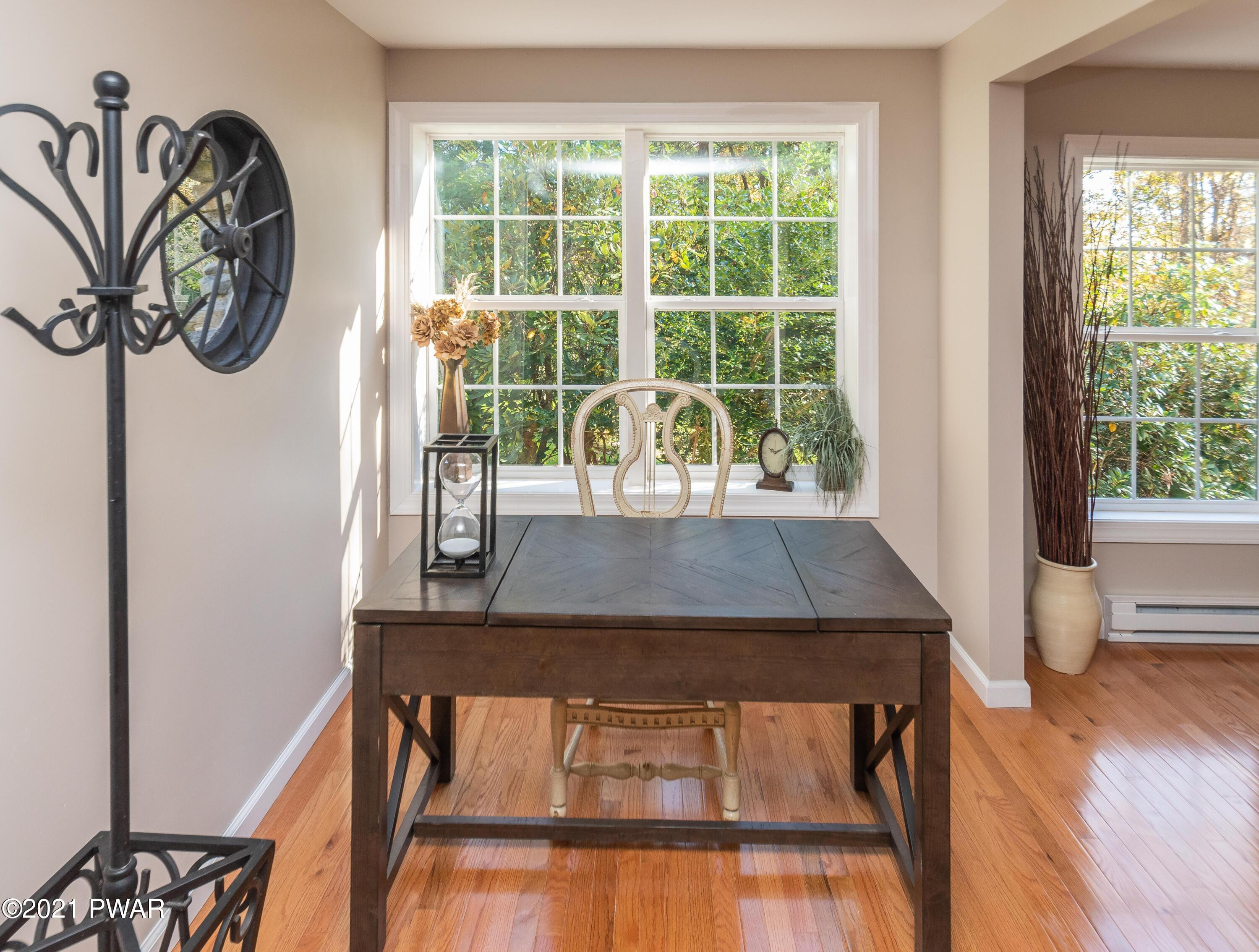 204 Raymondskill Road Milford, PA 18337 - Photo 5 of 25 DSC_0019