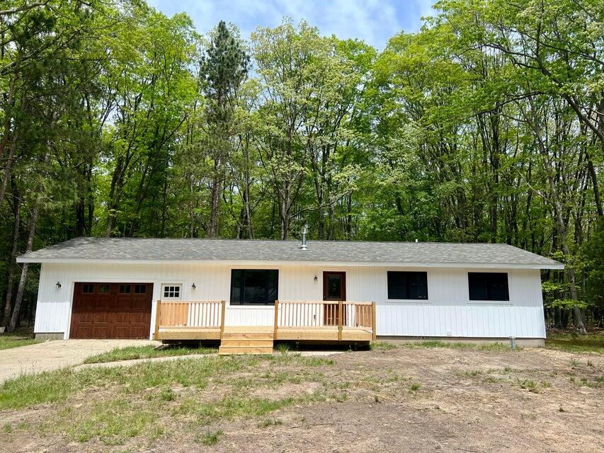 1476 Red Apple Road Manistee, MI 49660 - Photo 4 of 48 1