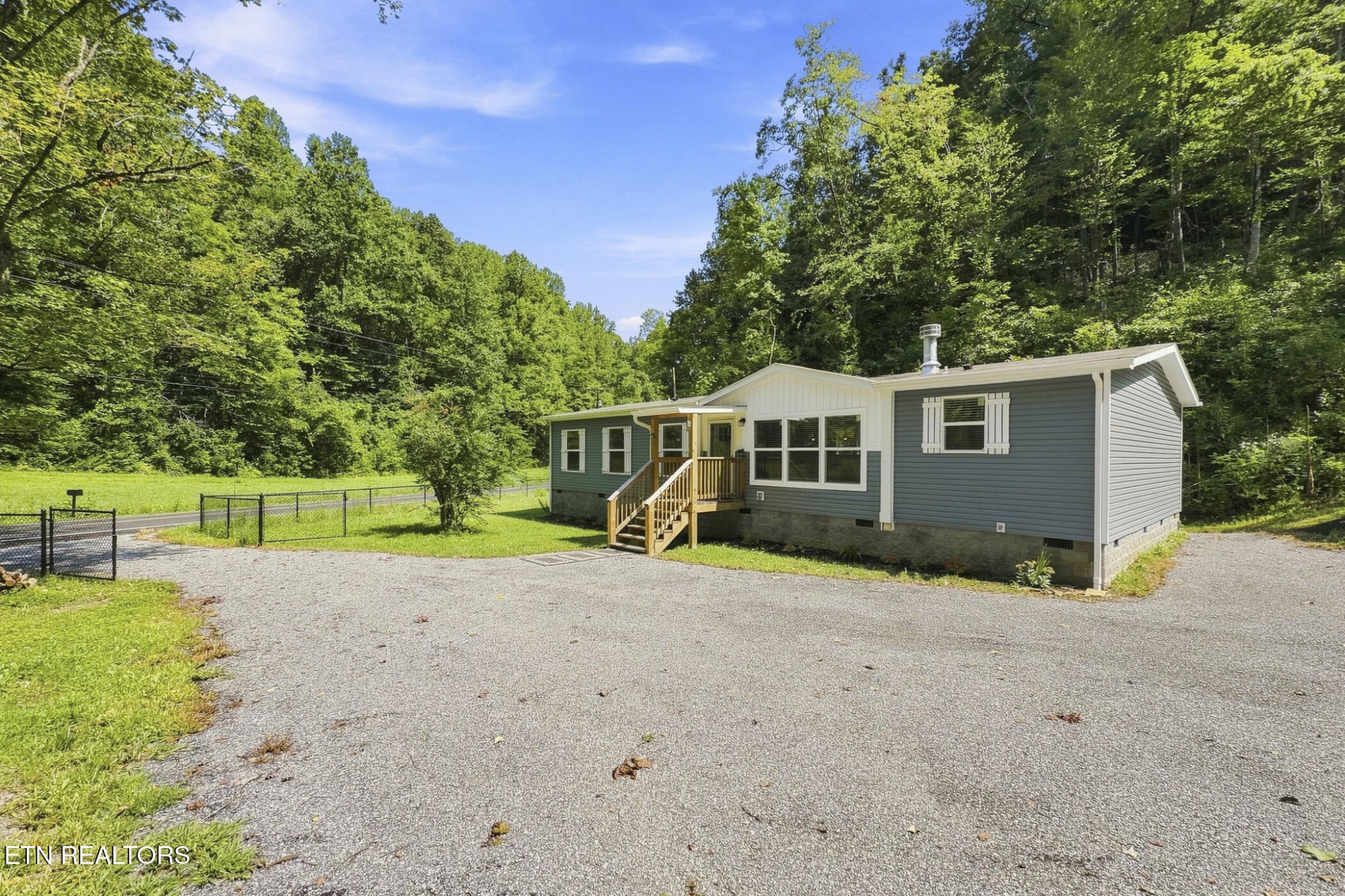 2327 Dripping Springs Road Seymour, TN 37865 - Photo 11 of 31 Gallery Image 11