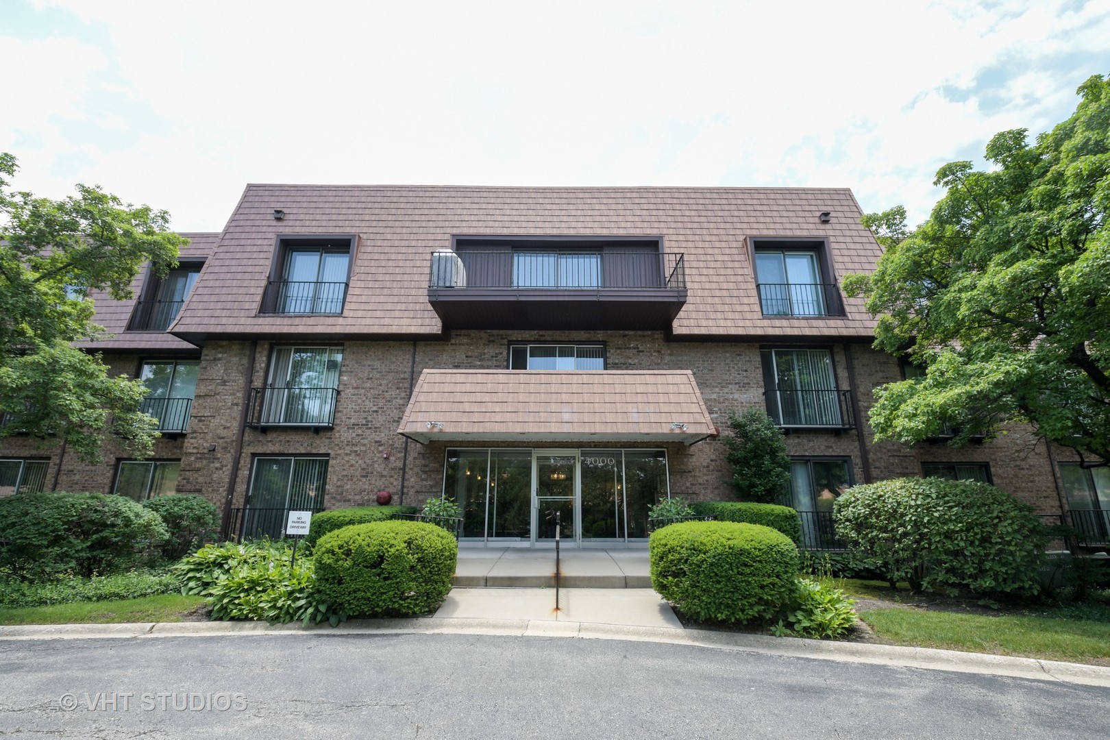 4000 Dundee Road, Unit 305 Northbrook, IL 60062 - Photo 1 of 12