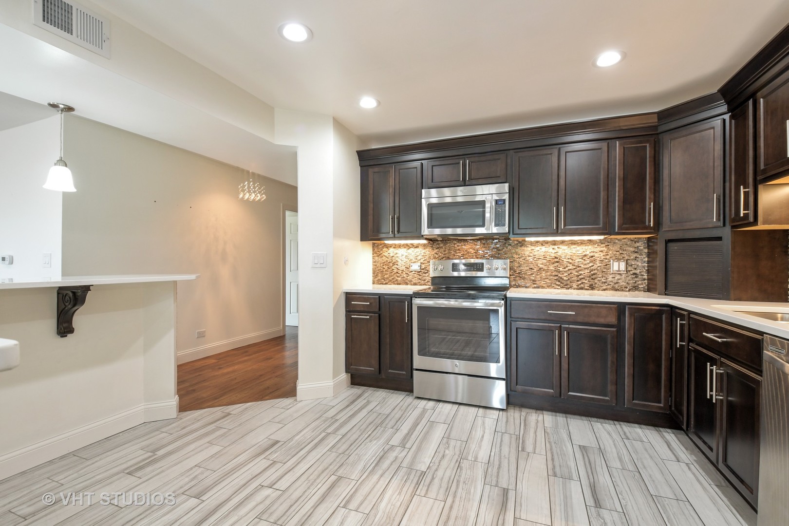 4000 Dundee Road, Unit 305 Northbrook, IL 60062 - Photo 5 of 12