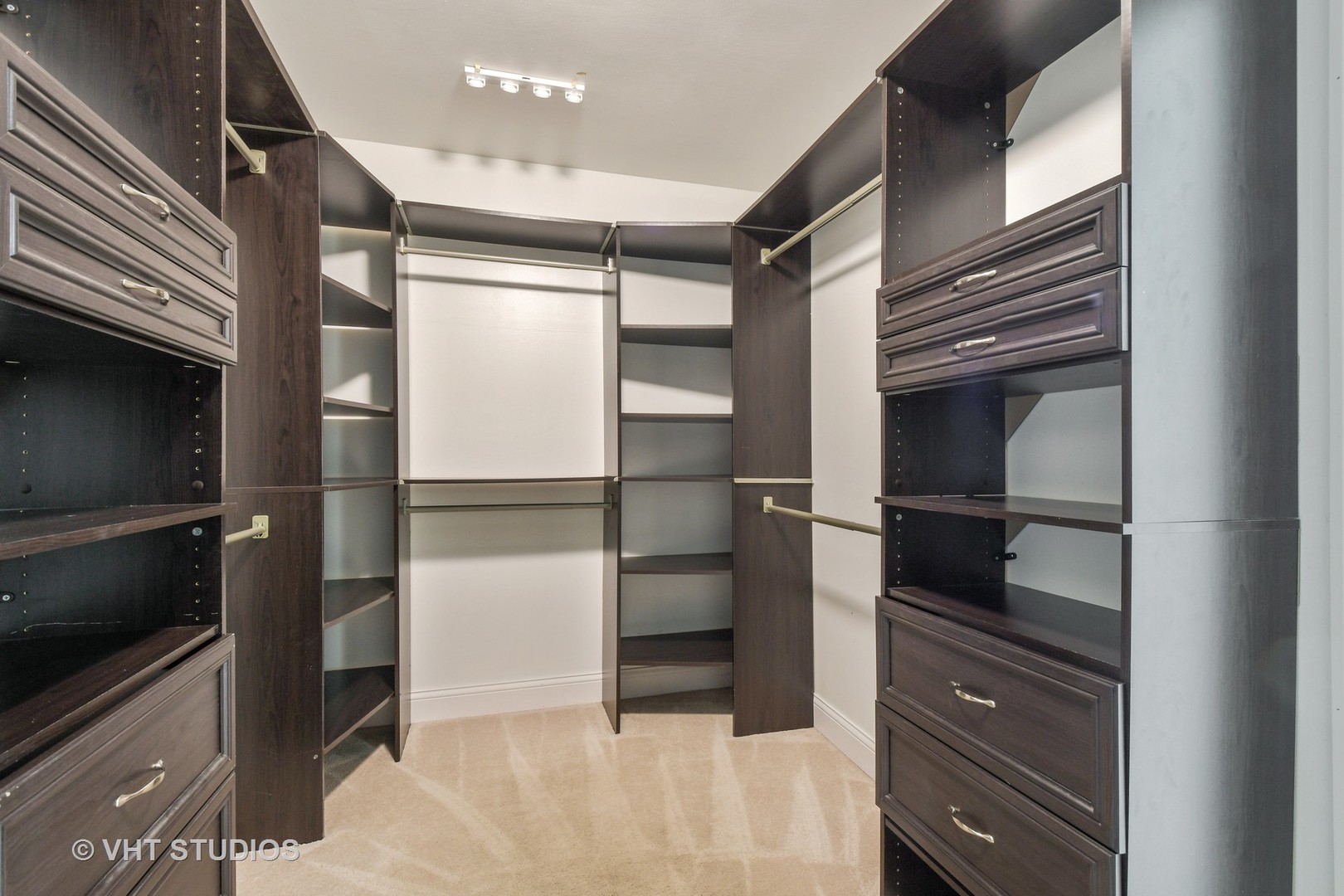 4000 Dundee Road, Unit 305 Northbrook, IL 60062 - Photo 7 of 12