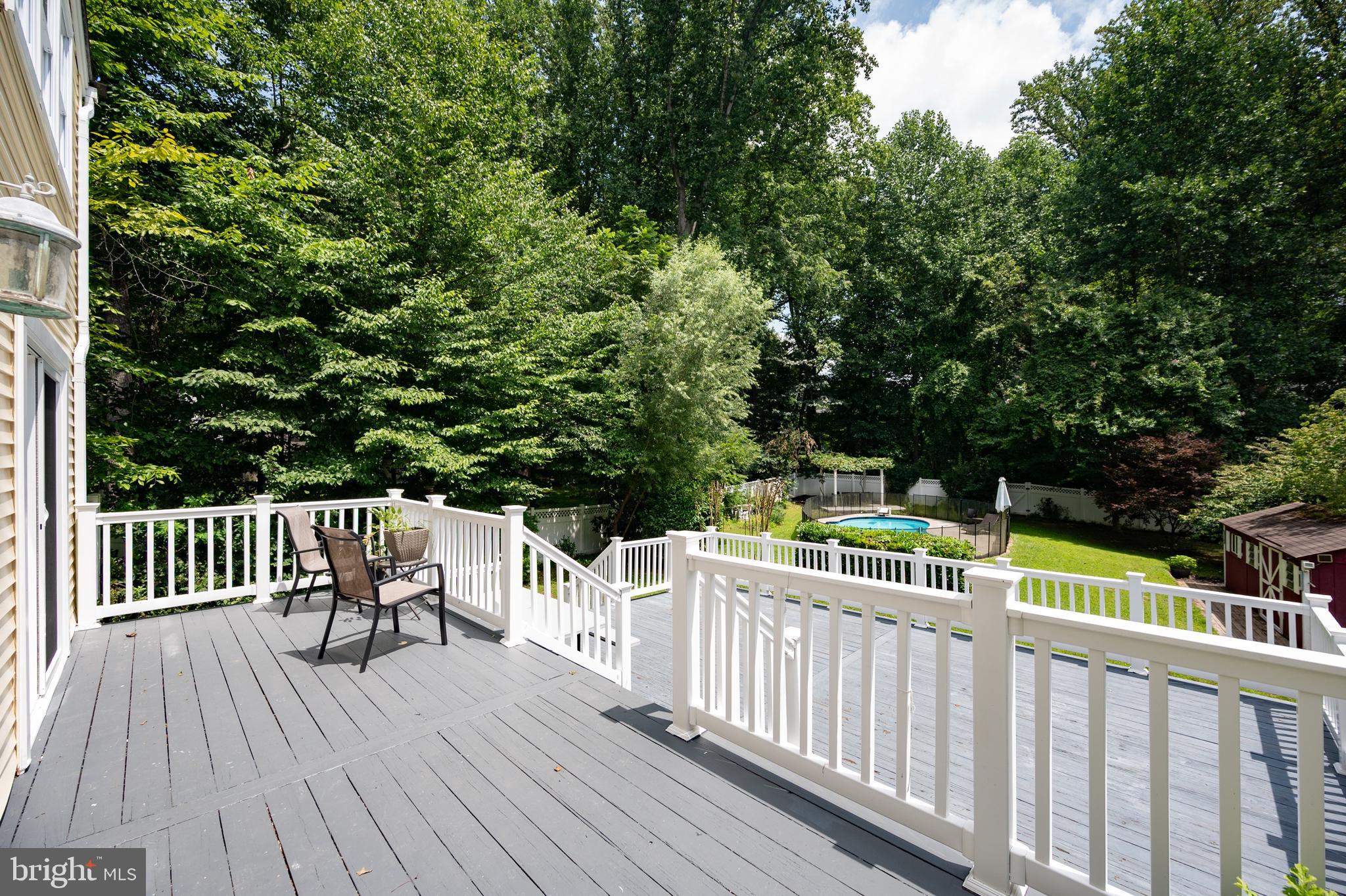 11947 Appling Valley Road Fairfax, VA 22030 - Photo 16 of 27 2-level deck