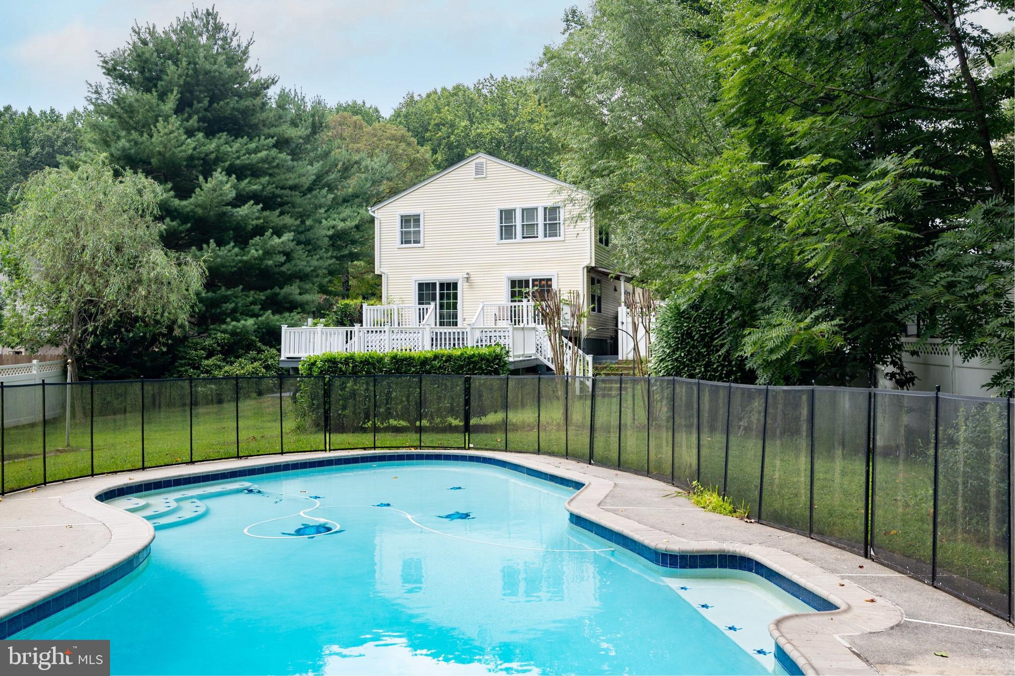 11947 Appling Valley Road Fairfax, VA 22030 - Photo 18 of 27 Pool
