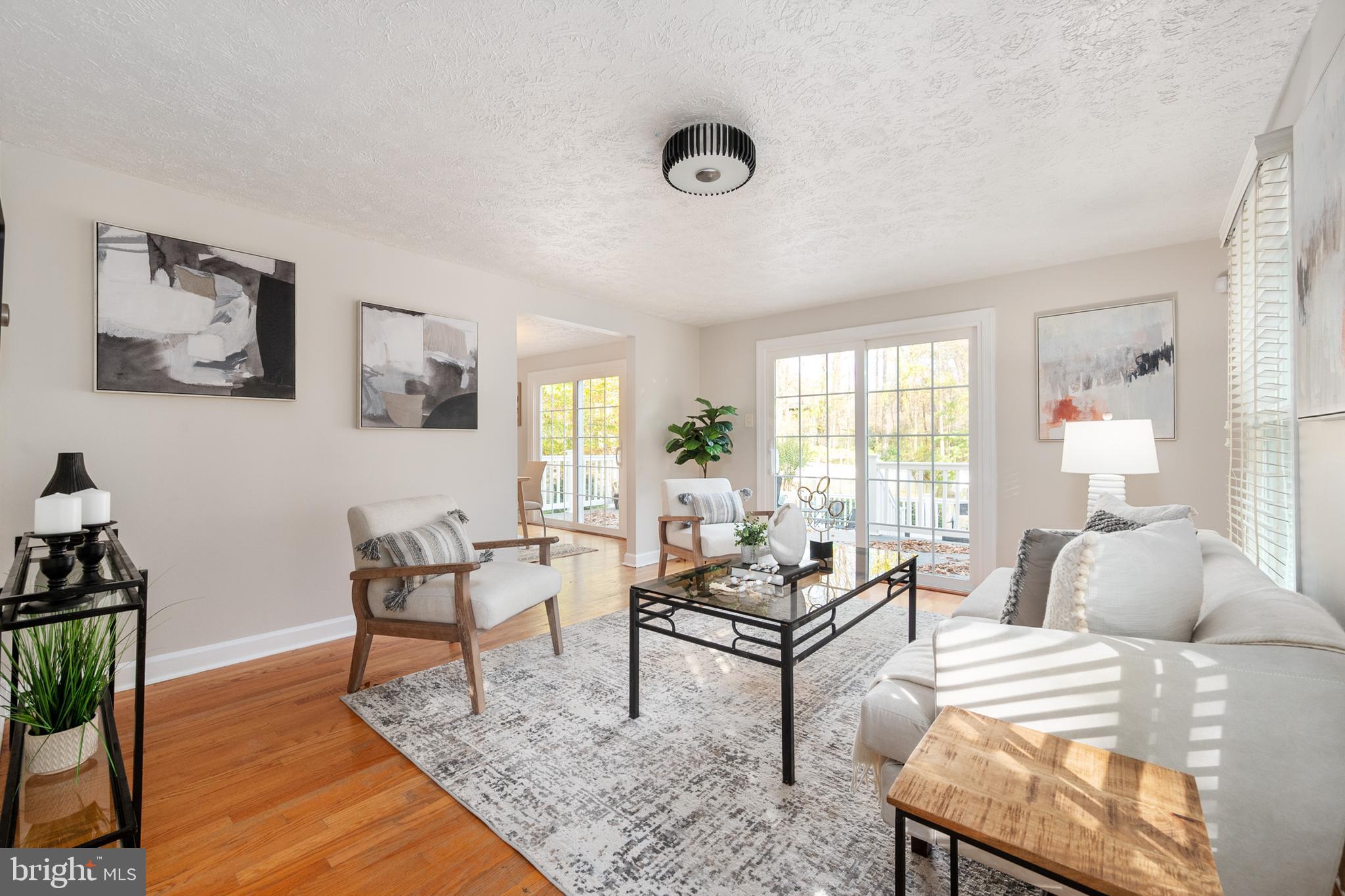 11947 Appling Valley Road Fairfax, VA 22030 - Photo 4 of 27 Gallery Image 4
