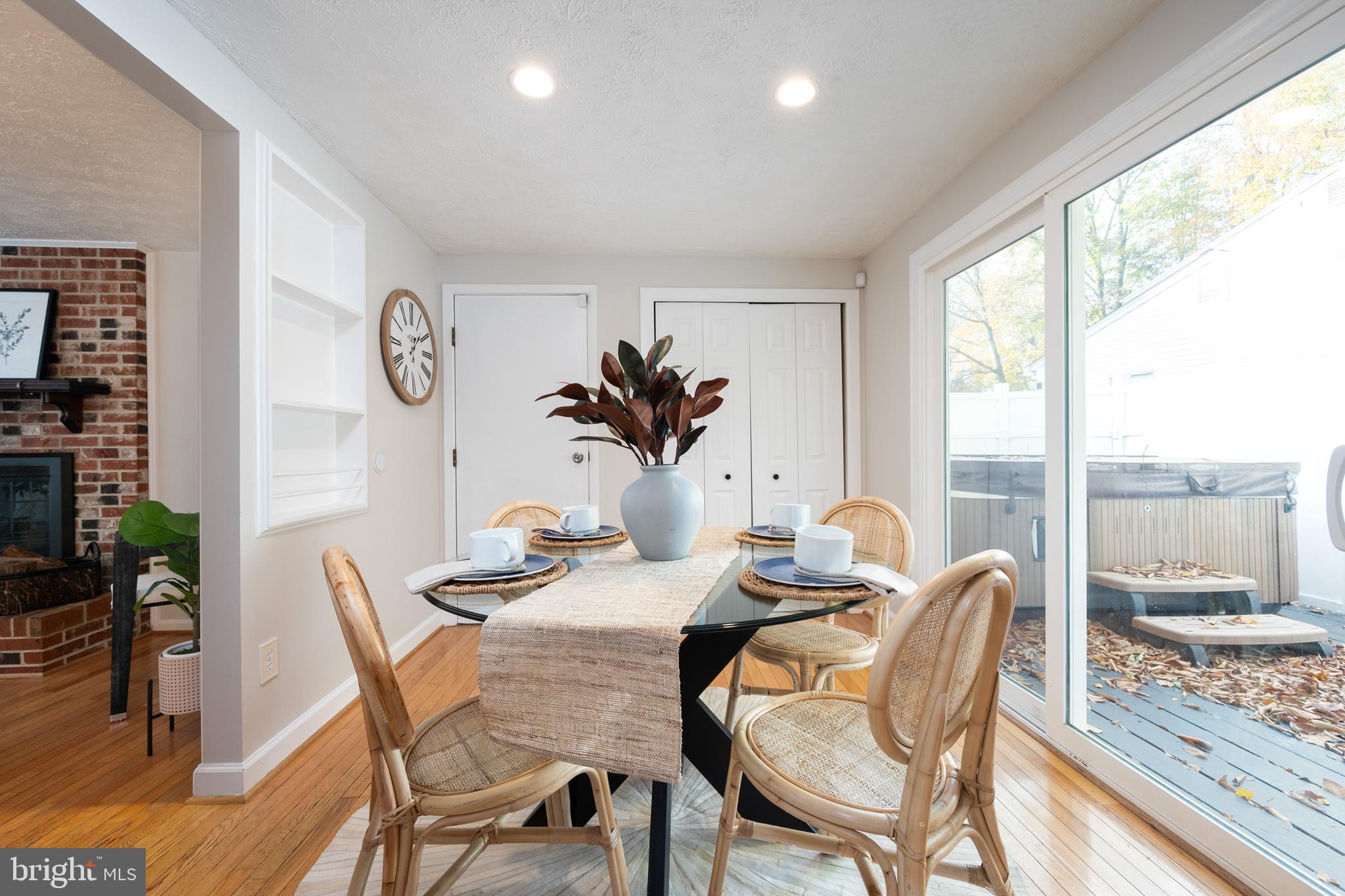 11947 Appling Valley Road Fairfax, VA 22030 - Photo 6 of 27 Gallery Image 6
