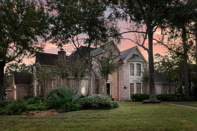 $975,900 | 49 Rolling Links Court, Spring, TX 77380