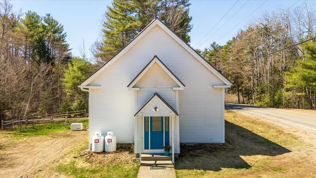 $325,000 | 2910 Burkettville Road, Liberty, ME 04949