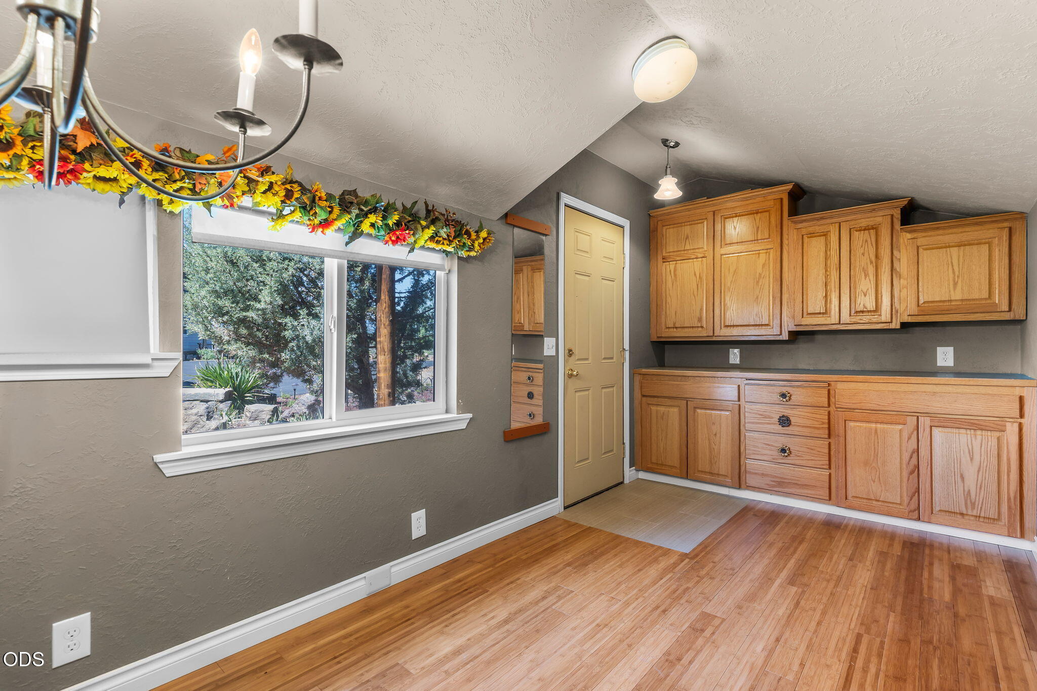 66967 Lance Road Bend, OR 97703 - Photo 44 of 58