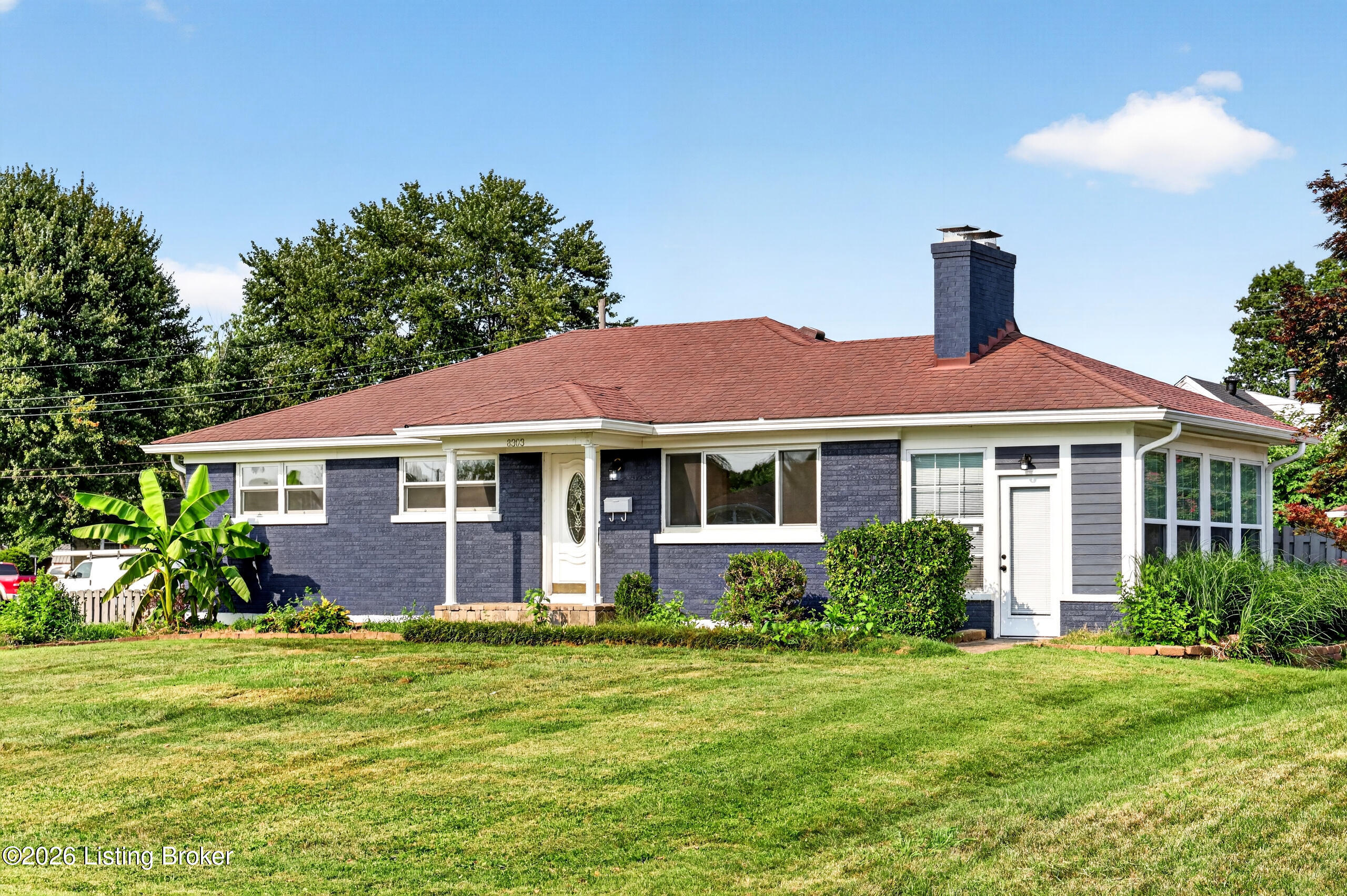 8303 Smithton Road Louisville, KY 40219 - Photo 15 of 62 015_H40A6033