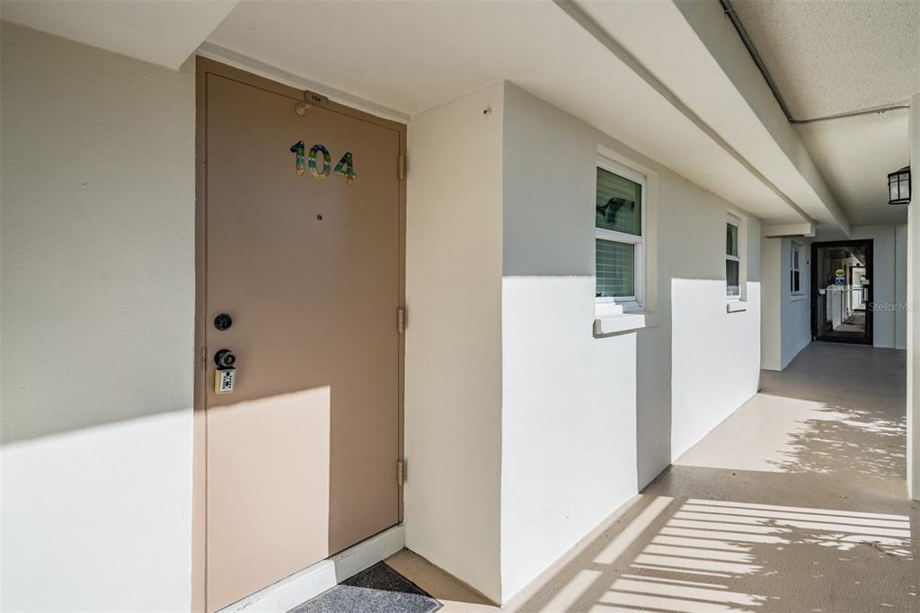 9 Haig Place, Unit 104 Dunedin, FL 34698 - Photo 2 of 59