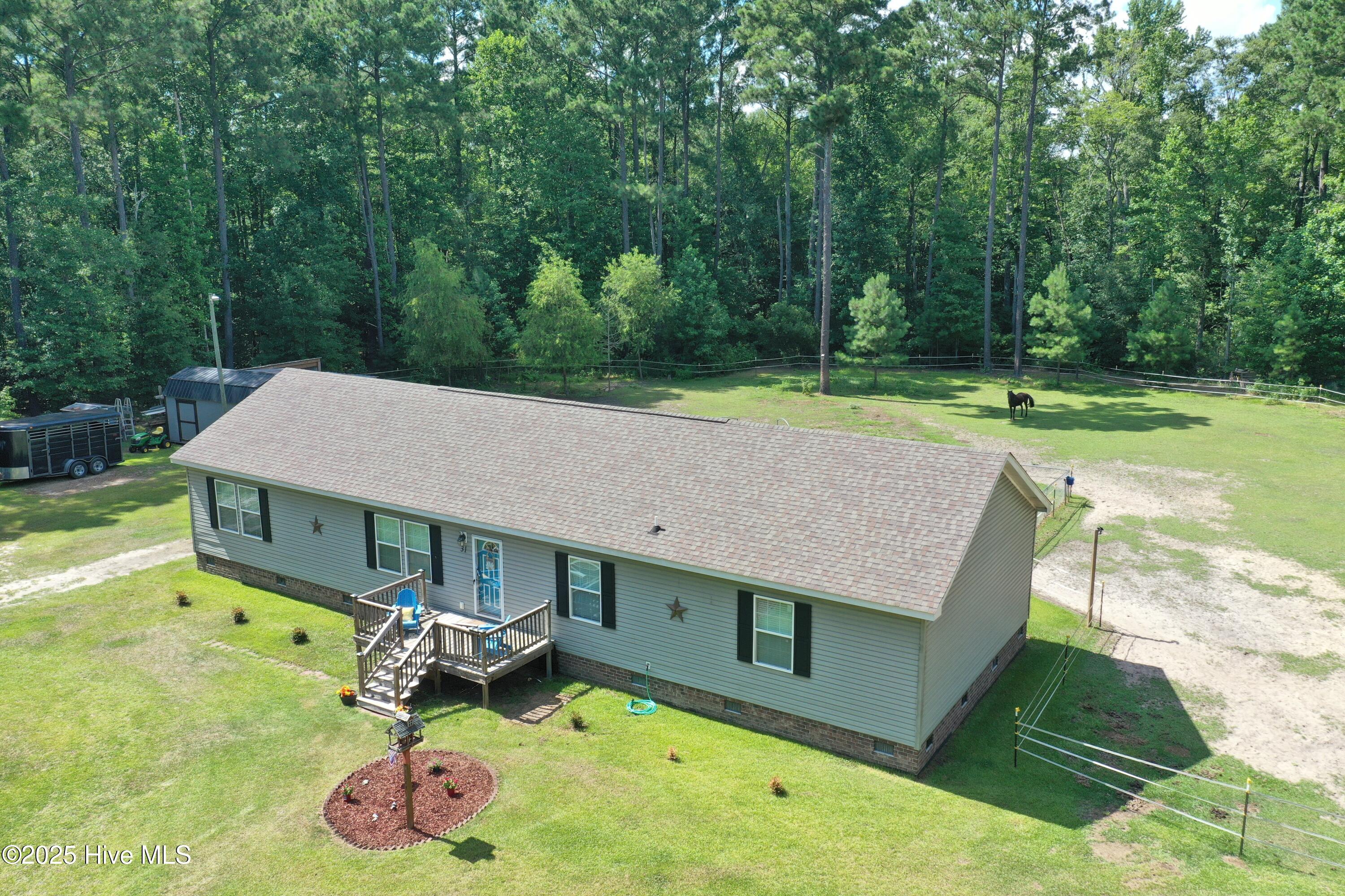 31 Rountree Wds Eure, NC 27935 - Photo 2 of 42 01