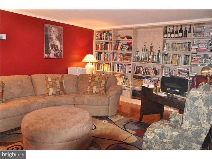86 Richardson Road Robbinsville, NJ 08691 - Photo 12 of 24 Library
