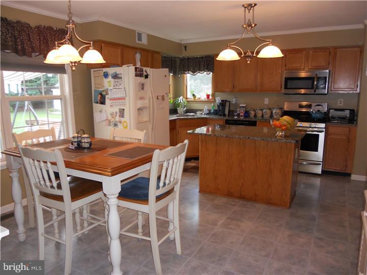 86 Richardson Road Robbinsville, NJ 08691 - Photo 8 of 24 Gallery Image 8