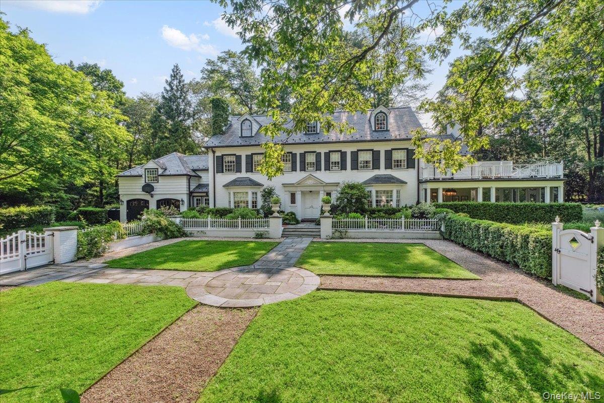 18 Richbell Road Scarsdale, NY 10583 - Photo 1 of 40 A rare opportunity to own a private 2.13 acre Murray Hill estate with tennis court