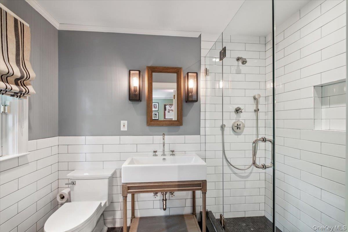 18 Richbell Road Scarsdale, NY 10583 - Photo 26 of 40 This bathroom is en-suite