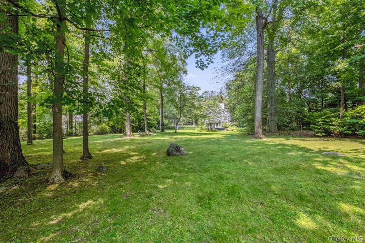 18 Richbell Road Scarsdale, NY 10583 - Photo 6 of 40 2.13 private sweeping acres. A hidden jewel in the heart of Murray Hill Estate Area Heathcote