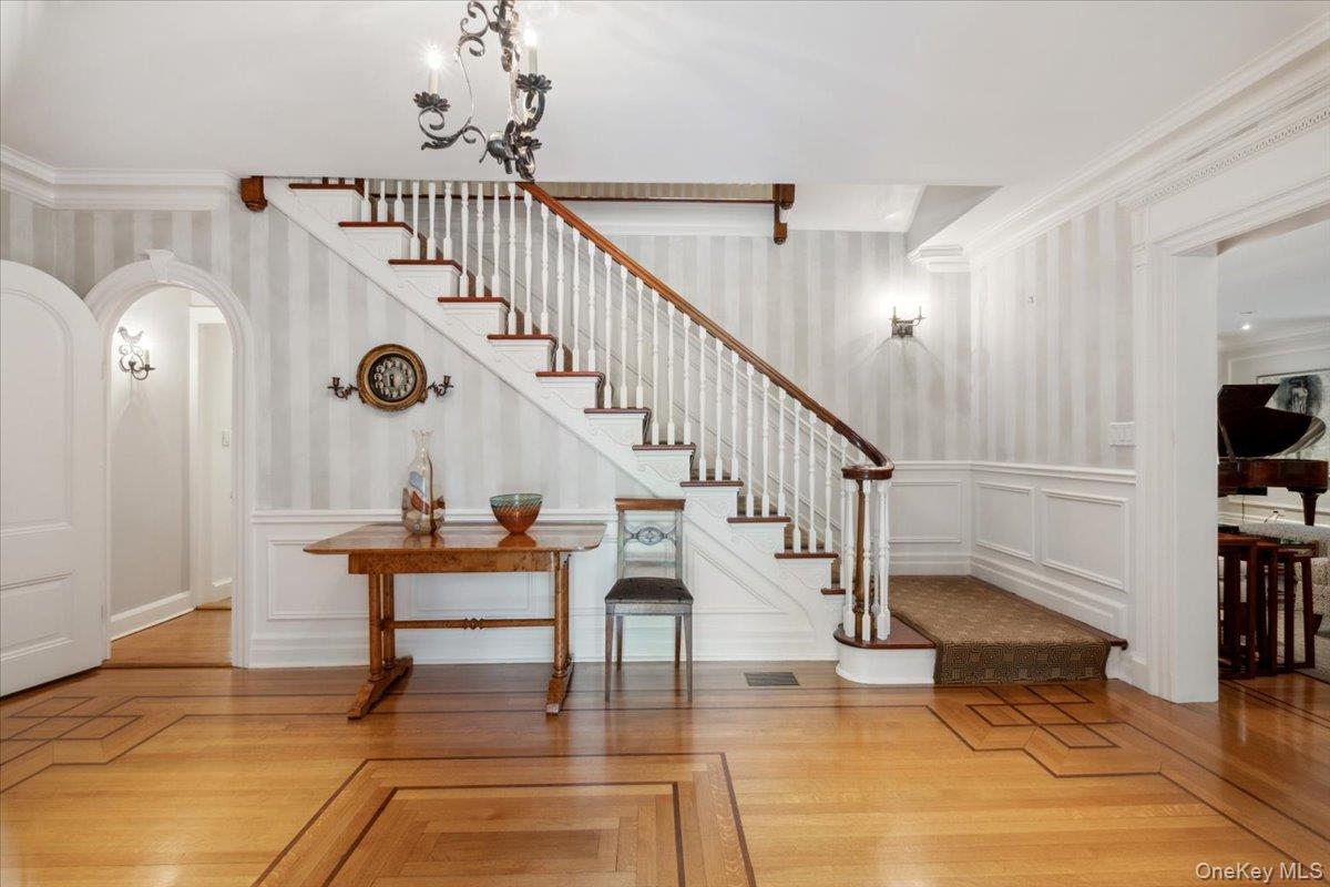 18 Richbell Road Scarsdale, NY 10583 - Photo 9 of 40 Gracious entry foyer