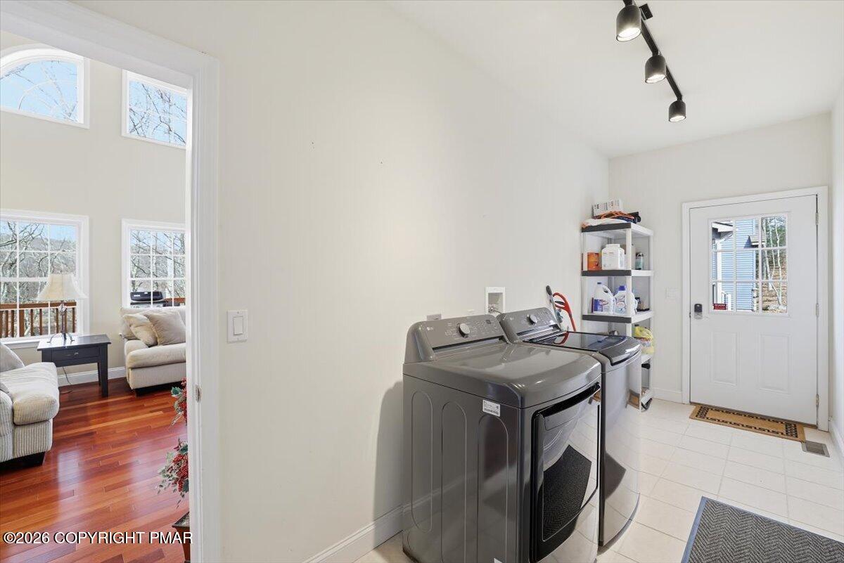 290 Lakeview Road Lackawaxen, PA 18435 - Photo 24 of 79 062-Photo-61