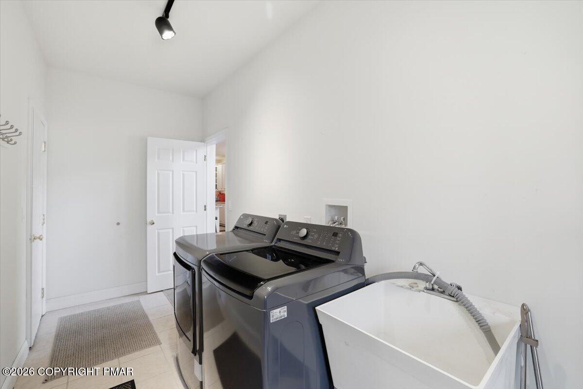 290 Lakeview Road Lackawaxen, PA 18435 - Photo 25 of 79 063-Photo-62