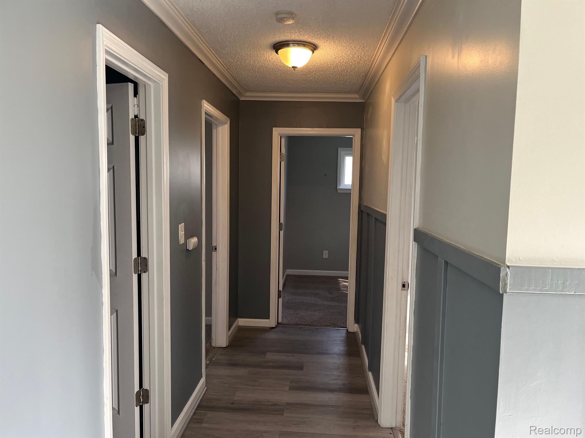 9440 Holland Road Taylor, MI 48180 - Photo 8 of 17 Hallway