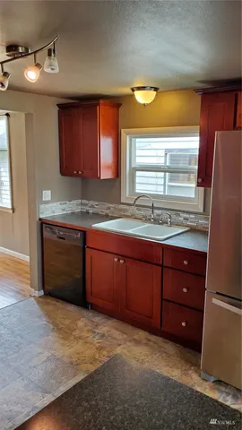 $1,900 | 4856 Naomi Avenue, Tracyton, WA 98311