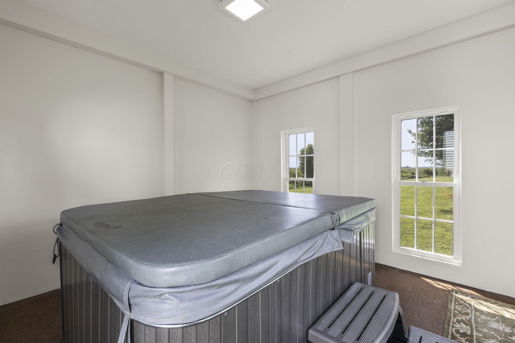 29614 Tarlton Adelphi Road Kingston, OH 45644 - Photo 51 of 60 Hot tub i n the spa house