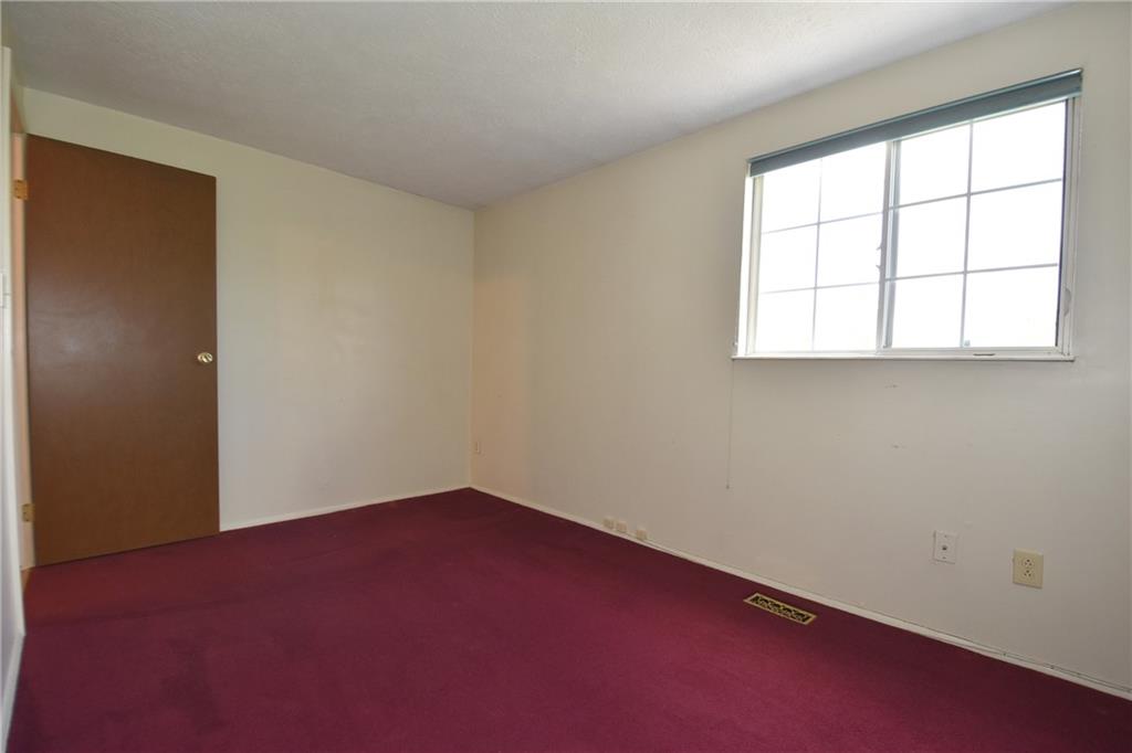 32 Shadow Drive Pittsburgh, PA 15227 - Photo 19 of 24 an empty room with a window