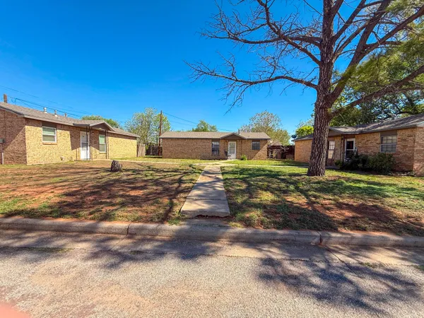 $425,000 | 805 Ave J Northwest, Childress, TX 79201