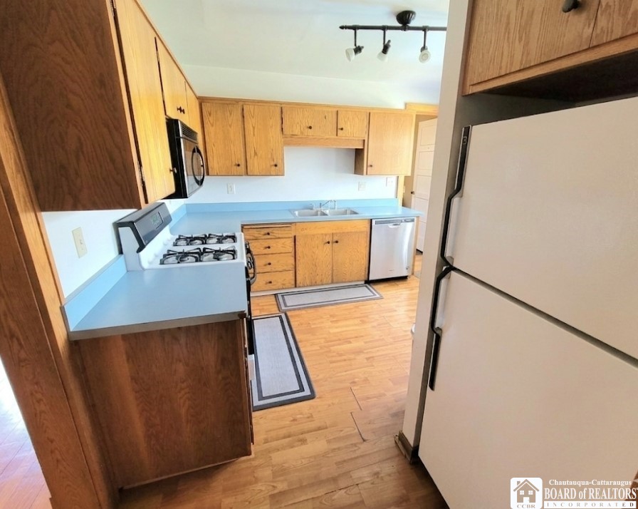 80 Myrtle Street Jamestown, NY 14701 - Photo 5 of 25 vs