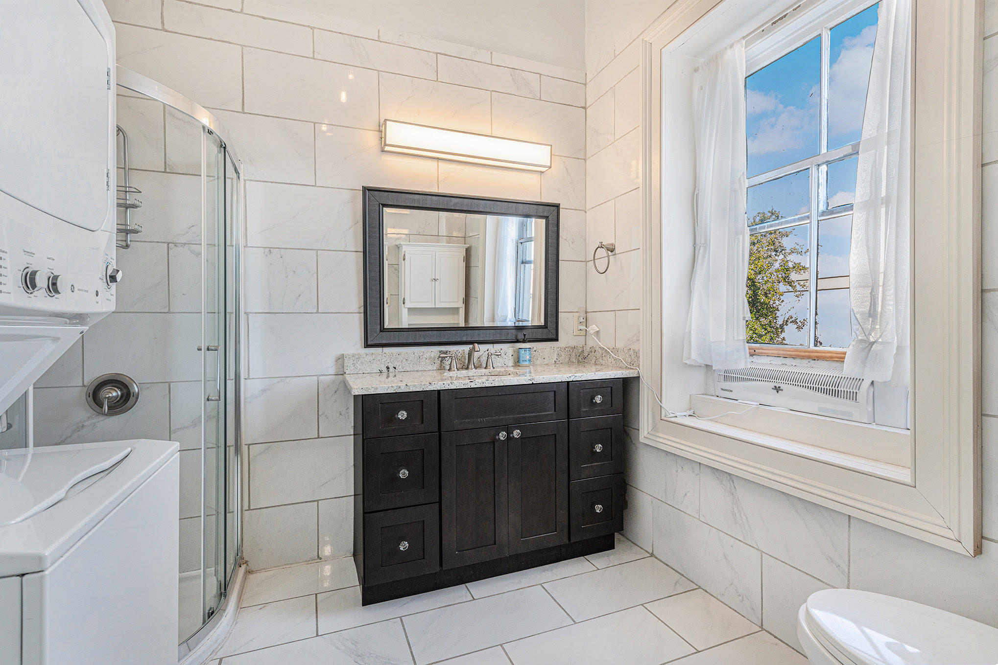 53 Hasell Street, Unit H Charleston, SC 29401 - Photo 12 of 21 Hasell bath