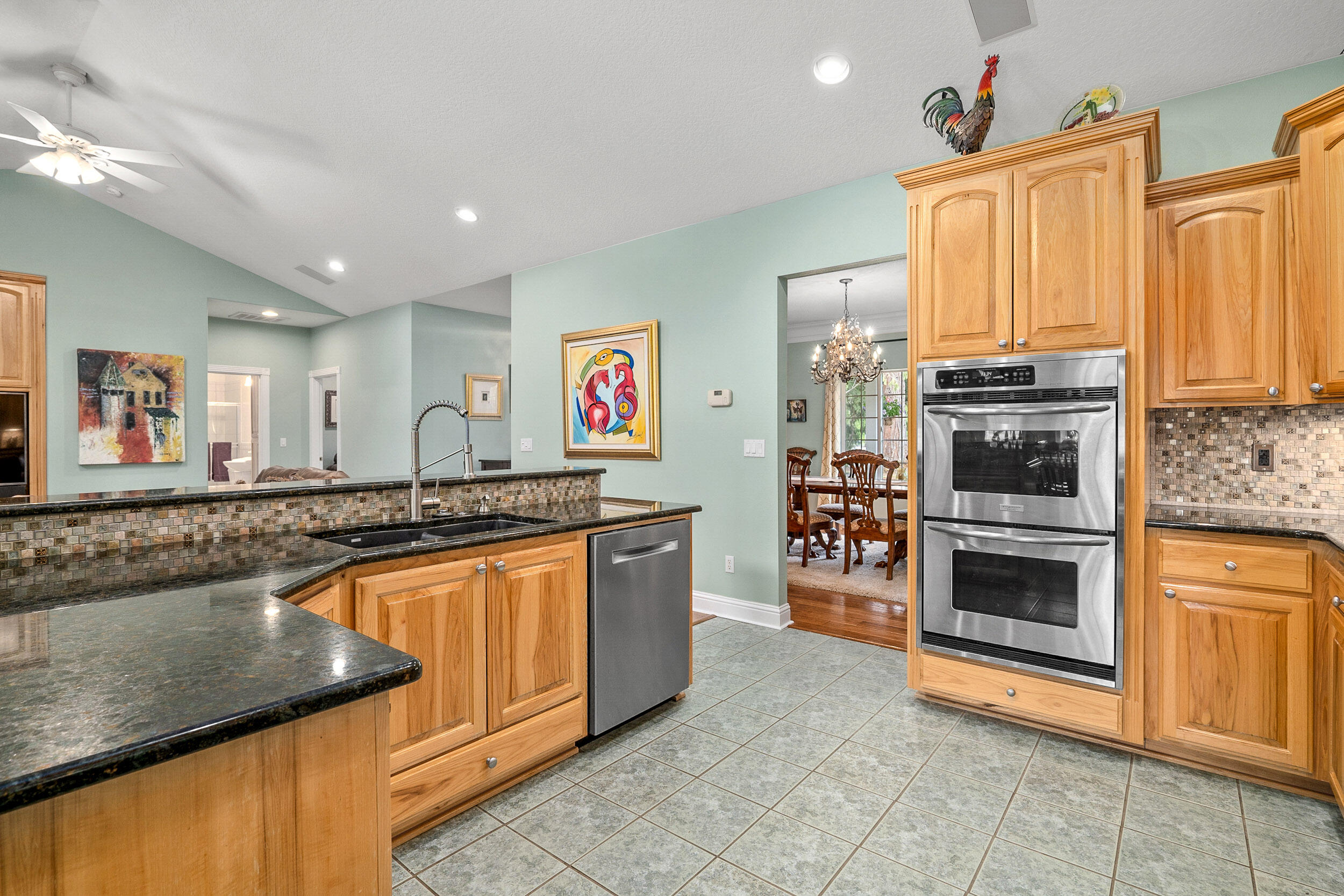 6666 New Hope Road Grants Pass, OR 97527 - Photo 15 of 60 Kitchen