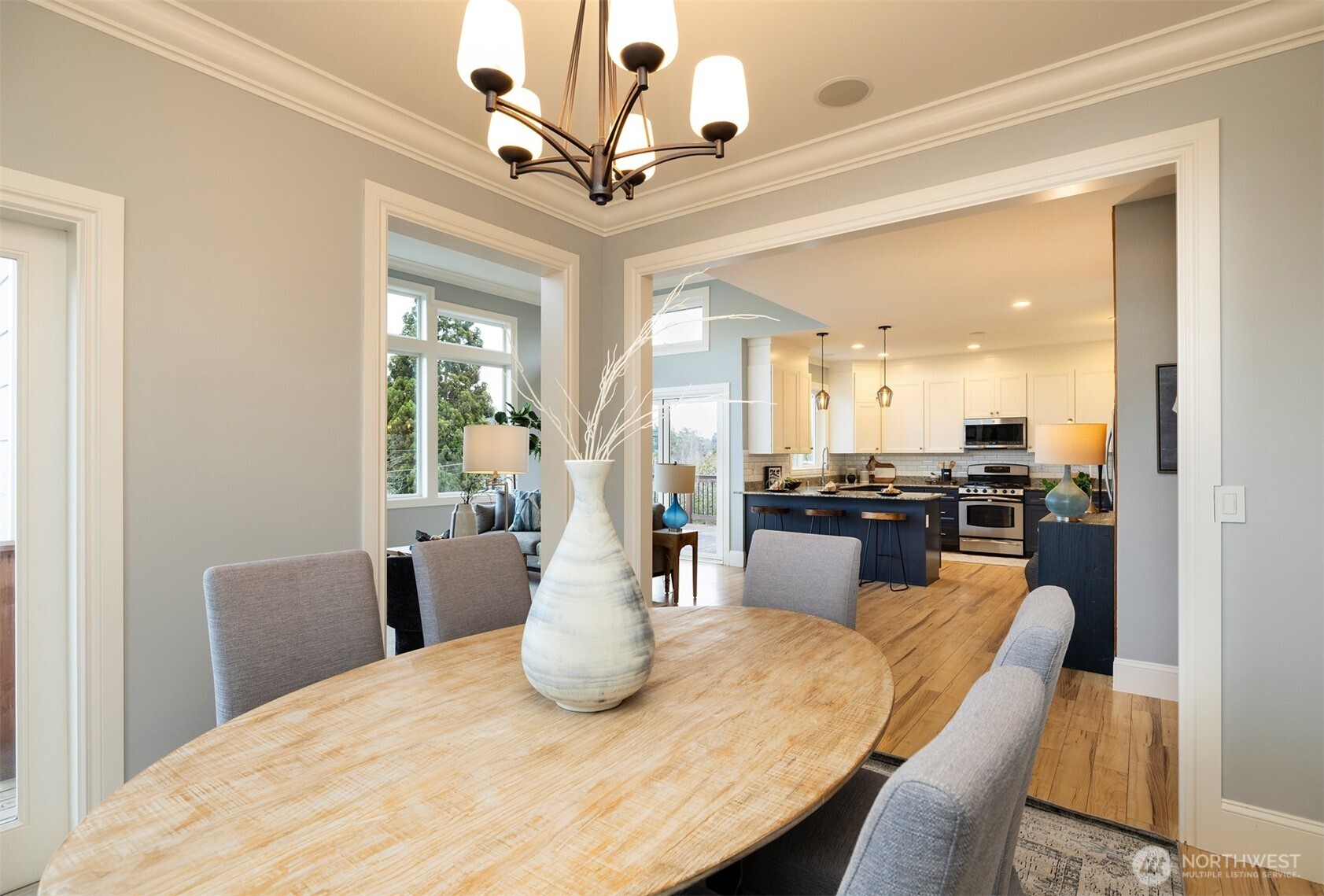 3422 35th Avenue West Seattle, WA 98199 - Photo 12 of 40