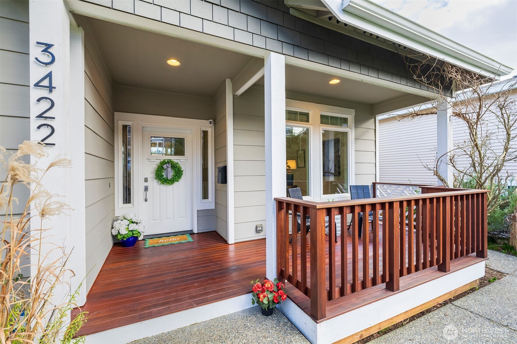 3422 35th Avenue West Seattle, WA 98199 - Photo 2 of 40