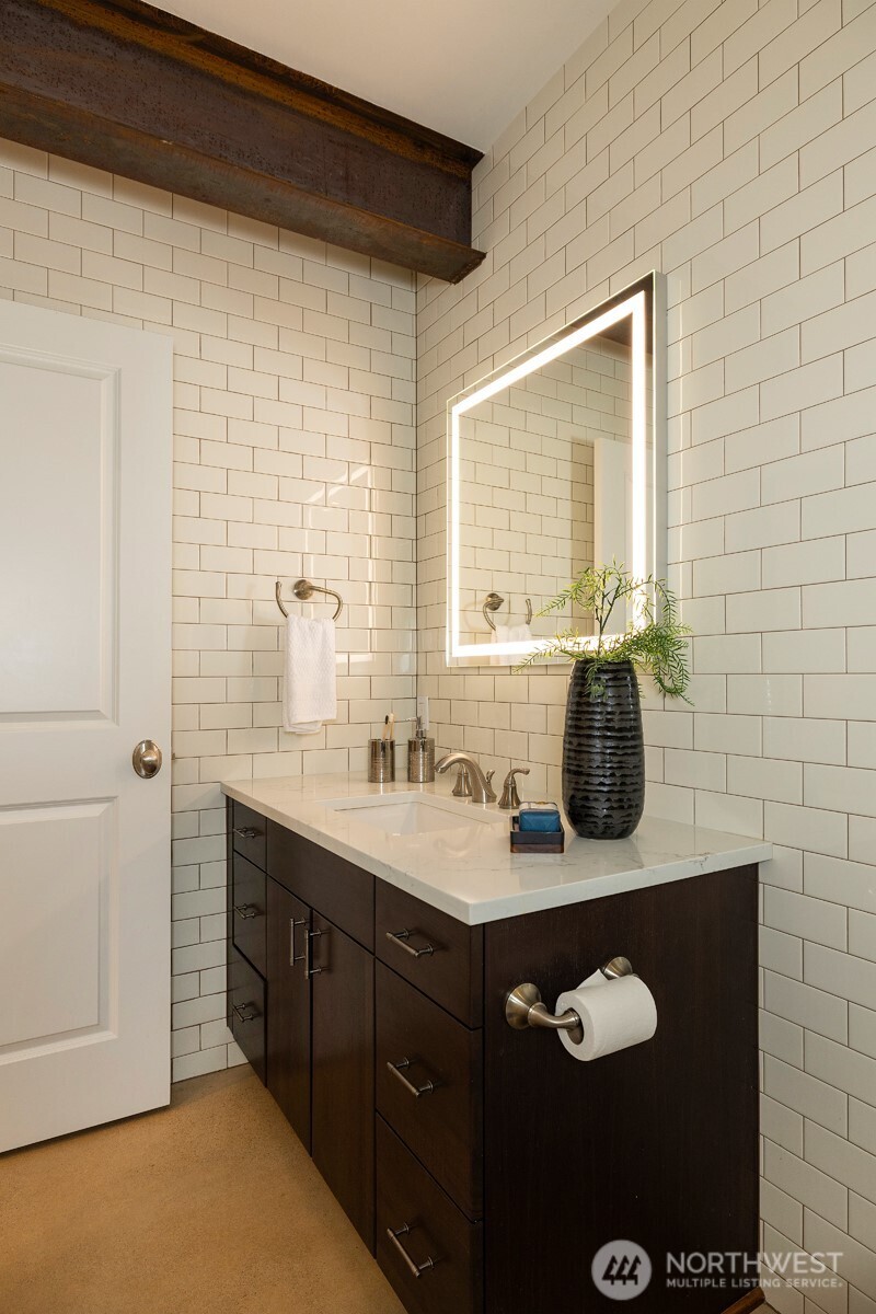 3422 35th Avenue West Seattle, WA 98199 - Photo 28 of 40