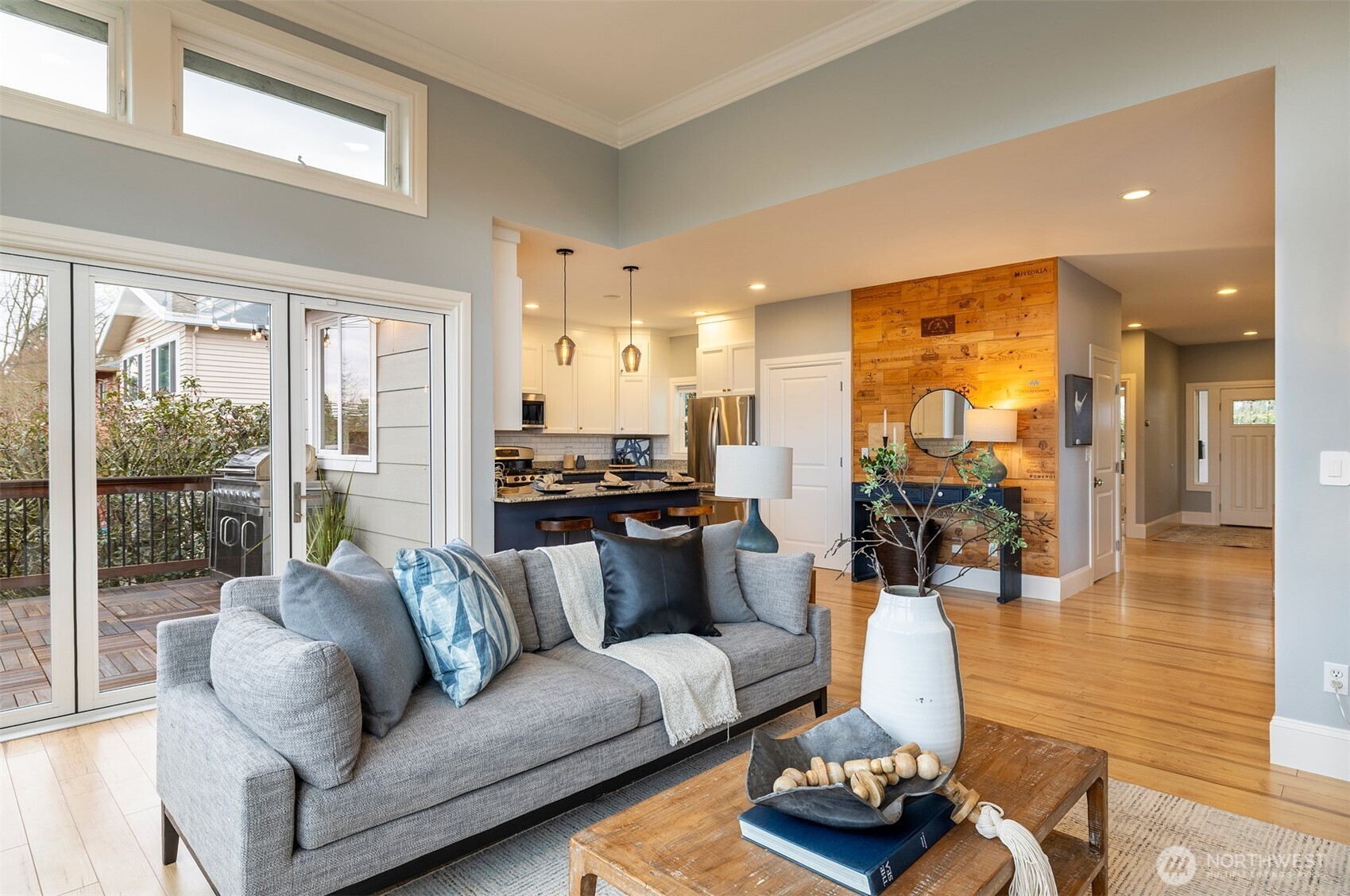 3422 35th Avenue West Seattle, WA 98199 - Photo 5 of 40